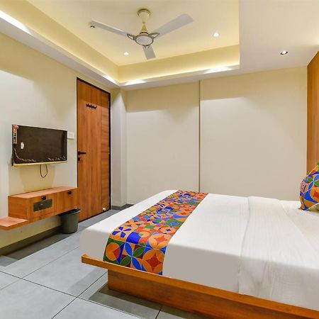Fabhotel Udhna Inn, Near Udhna Junction Surat Exterior foto